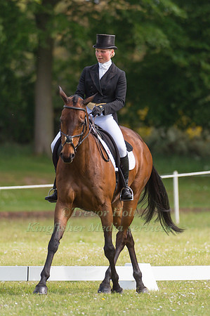Sarah Parkes riding Balladeer Durban Hills