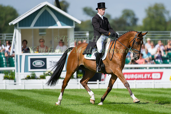 ANGUS SMALES (GBR) RIDING MASTER CRISP