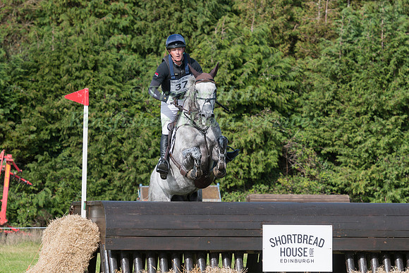 OLIVER TOWNEND AND DREAMLINER