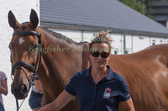 SARAH BULLIMORE (GBR) AND REVE DU ROUET