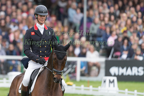William Fox-Pitt (GBR) and Little Fire