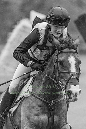 BUBBY UPTON (GBR) AND FERNHILL ROCK STAR