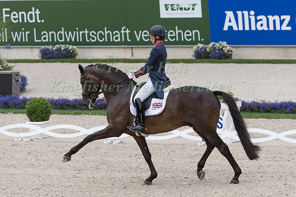 CHARLOTTE DUJARDIN (GBR) AND ERLENTANZ