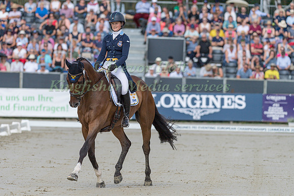 Malin Josefsson (SWE) and Golden Midnight