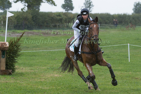 LIZZIE BAUGH RIDING  B EXCLUSIVE