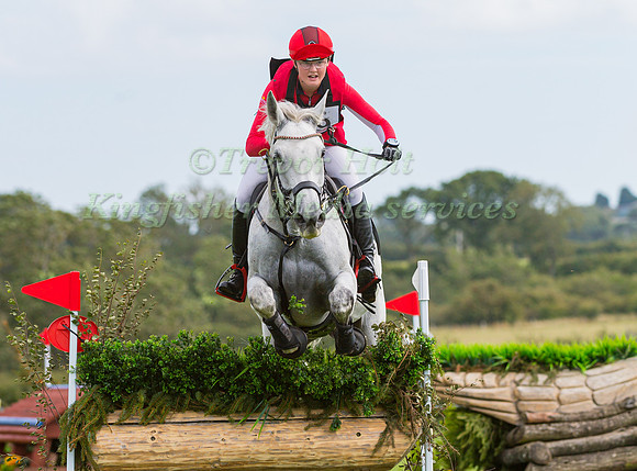 SARA BECH STROM RIDING DICTE ALDRUP