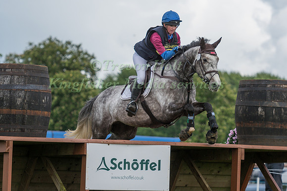 HANNAH BATE (GBR) RIDING CAPITAL T COMPETING IN THE CROSS COUNTRY PHASE OF THE  CIC TWO STAR COMPETITION AT THE  2017 ROCKINGHAM CASTLE INTERNATIONAL HORSE TRIAL.