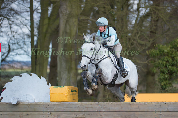 Izzt Taylor riding Dax Van Ternieuwbeke