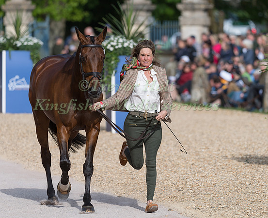 Piggy March (GBR) and Vanir Kamira