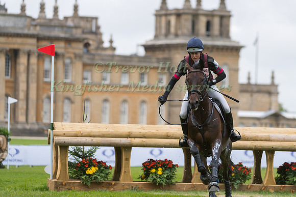 SARAH BULLIMORE (GBR) RIDING CONPIERRE