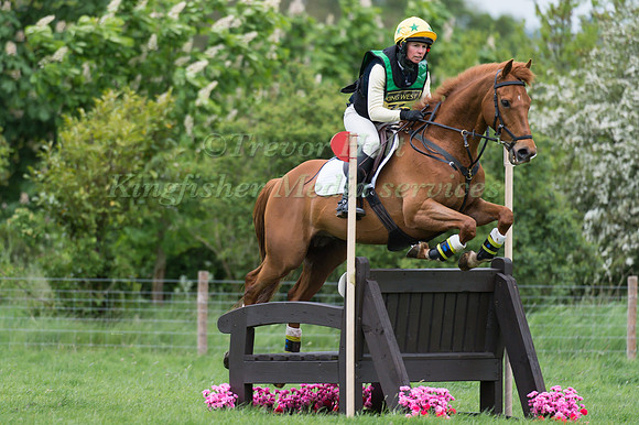 Cheryl Bezants (GBR) riding Heading East