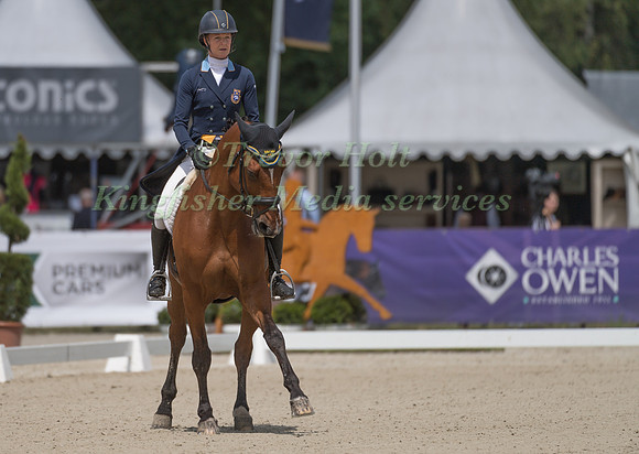 ANNA FRESKGARD (SWE) AND FLY AWAY V/D N. RANCH