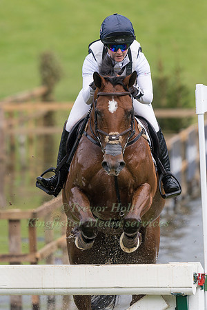 LAURA COLLETT (GBR) RIDING MR BASS