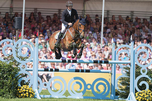 TOM MCEWEN (GBR) RIDING  TOLEDO DE KERSER