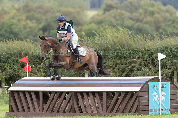 YASMIN INGHAM RIDING  SANDMAN 7