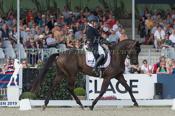 Rebecca Gerold (AUT) and Shannon Queen
