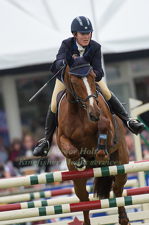 Ibby Macpherson riding Ballingowan Diamond