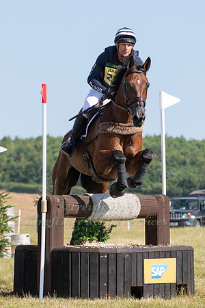 ALEXANDER BRAGG (GBR) AND ZAGREB