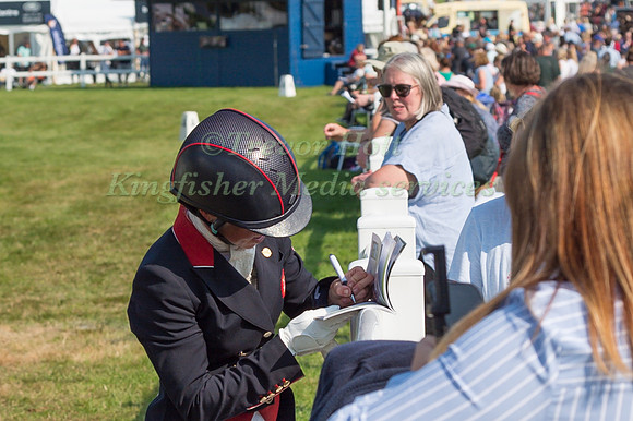 Ros Canter Signing Autographs