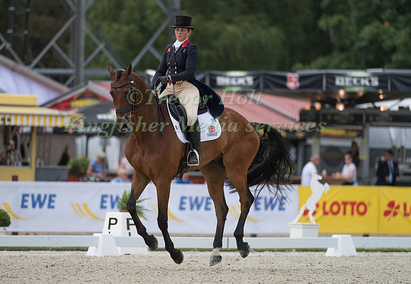 KITTY KING (GBR) AND CEYLOR L A N