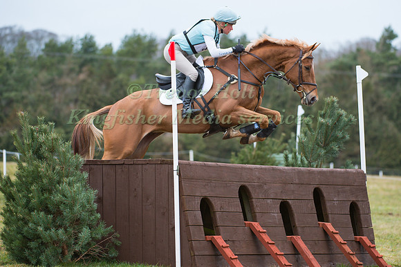 Izzy Taylor riding Briarlands Matilda
