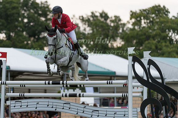 Paul  Tapner (AUS) and Bonza King Of Rouges
