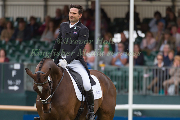 SHANE  ROSE (AUS) RIDING VIRGIL