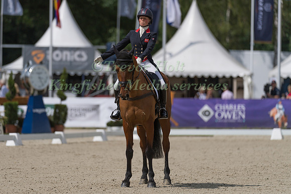 ROSALIND CANTER (GBR) AND ZENSHERA
