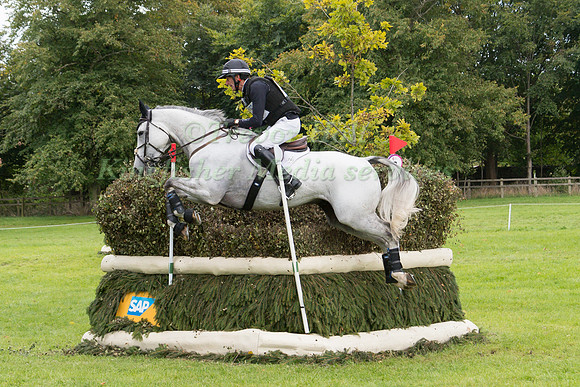 MARK TODD (NZL) RIDING KILTUBRID RHAPSODY
