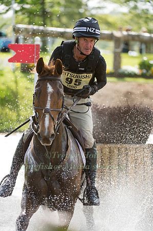 Mark Todd (NZL) riding Oloa