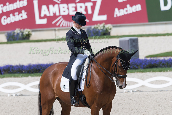JUDY REYNALDS AND LEROY NAELDEBORG