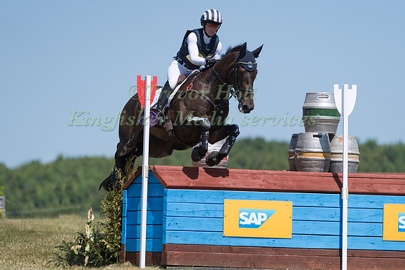 CAROLINE POWELL (NZL) AND ON THE BRASH