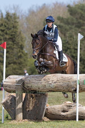 YASMIN INGHAM RIDING SANDMAN 7