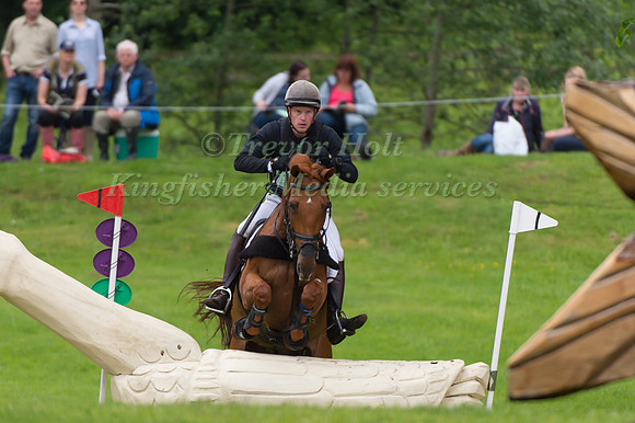 Angus Smales (GBR) riding Mji Mount Echo