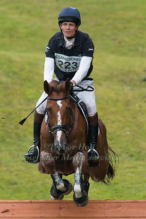 WILLIAM FOX-PITT (GBR) RIDING BARRICHELLO