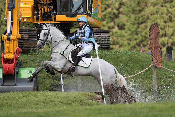 CHLOE LYNN (GBR) AND REBELLIOUS II