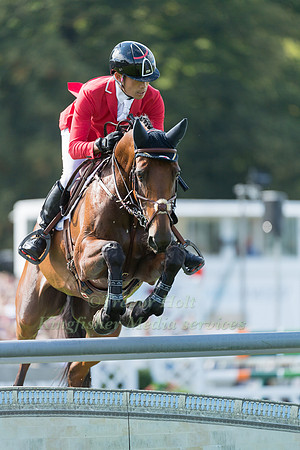 RYUZO KITAJIMA AND FEROZA NIEUWMOED (JPN)