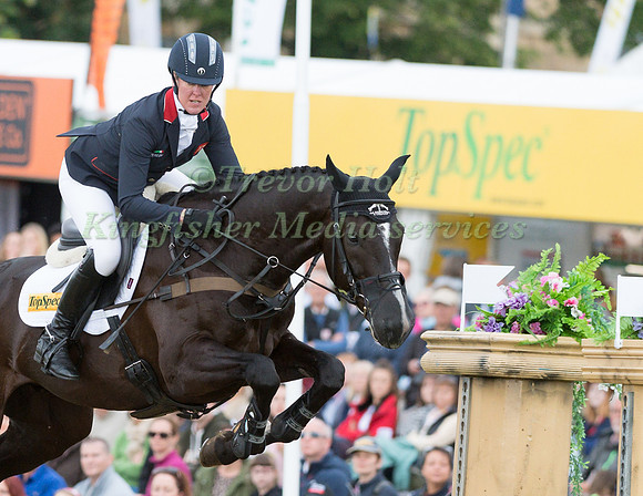 NICOLA WILSON (GBR) AND YACABO BK