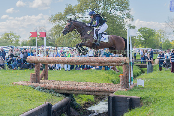 Piggy March (GBR) and Vanir Kamira