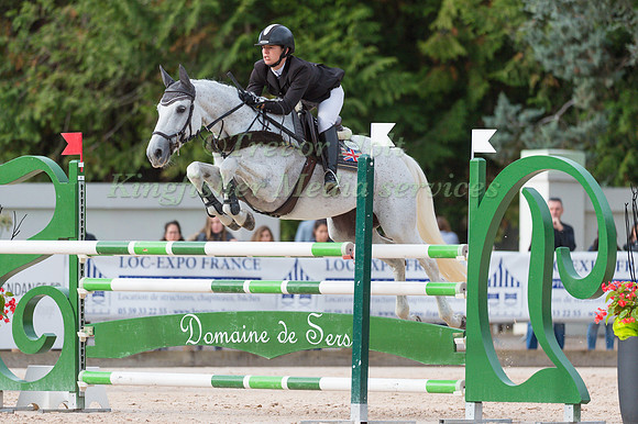 Victoria Madsen(GBR) riding Nysa De Petra