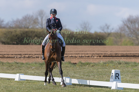 PIGGY MARCH RIDING VANIR KAMIRA