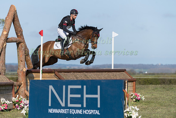 ALEX HUA TIAN RIDING PSH CONVIVIAL