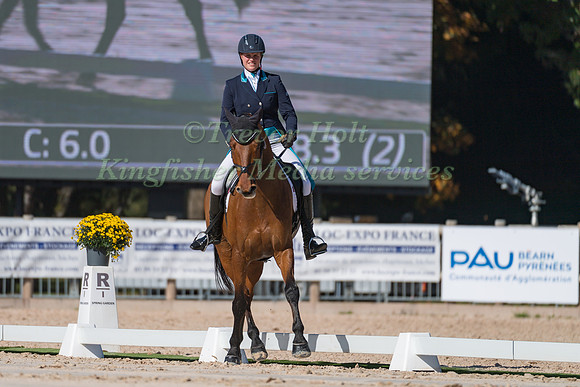 SARAH HOLMES (GBR) AND GREENVALE CORIADO