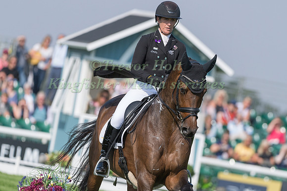 CAROLINE POWELL AND GREENACRES SPECIAL CAVALIER (NZL)