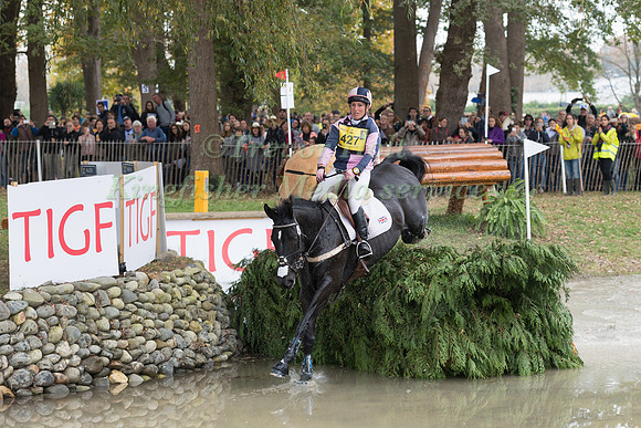 Nana DALTON  (GBR) AND ABSOLUT OPPOSITION