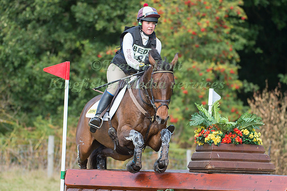 Harriet Dickin of Great Britain riding  DARGLE LOOKS