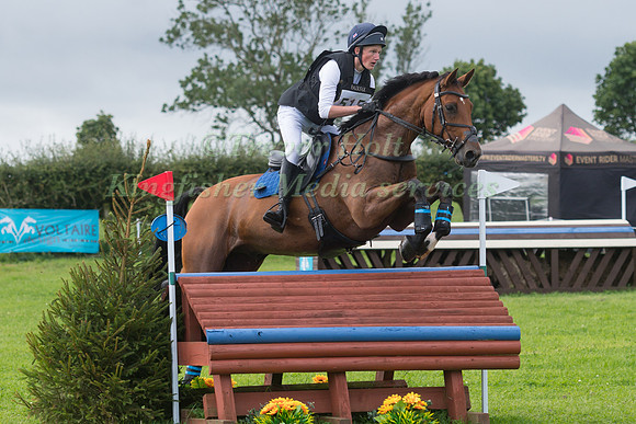OLIVER JACKSON RIDING  VIKTOR KRUM
