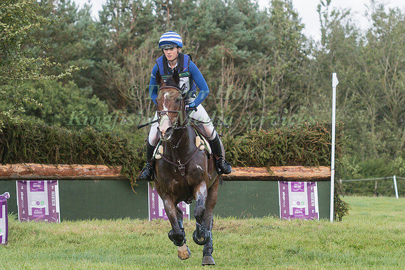 ELLA WOODHEAD RIDING  BALOU DE BEAUVAIS