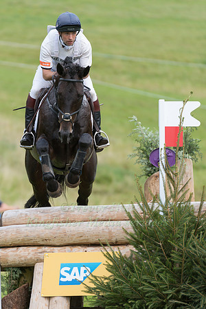 HARRY MEADE (GBR) AND SPARKYS REFLECTION