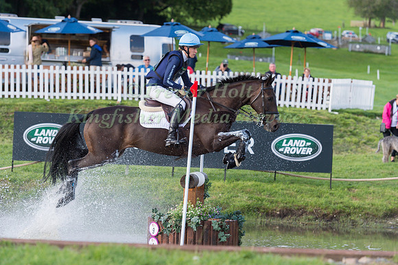 BELLA INNES KER (GBR) AND CARTOWN WALLABE